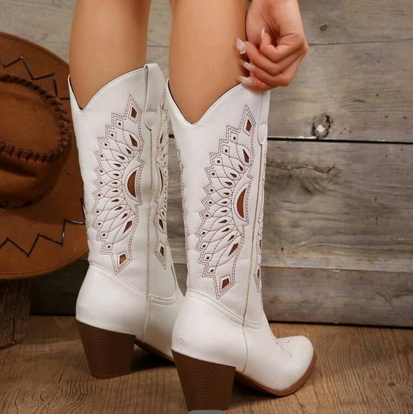 European And American New Retro Embroidered Western Cowboy Boots - Picture 2 of 8